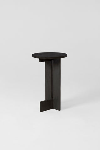 Limp Sidetable | Héctor Alvizo